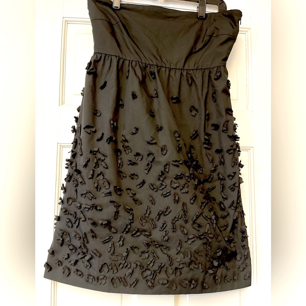 DKNY Black Strapless Textured Appliqué Cocktail Dress